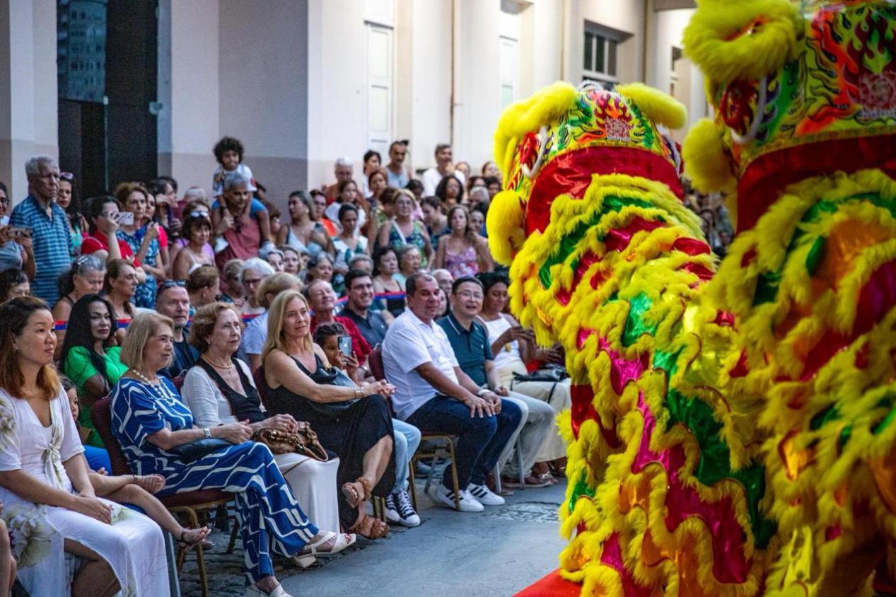 当地时间2月24日晚，2024年元宵节庆祝活动在巴西里约热内卢市科帕卡巴纳要塞举办。巴西山河文化促进中心供图