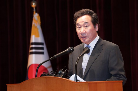 2017年5月31日，在韩国首尔，李洛渊参加国务总理就任仪式。新华社发（李相浩摄）