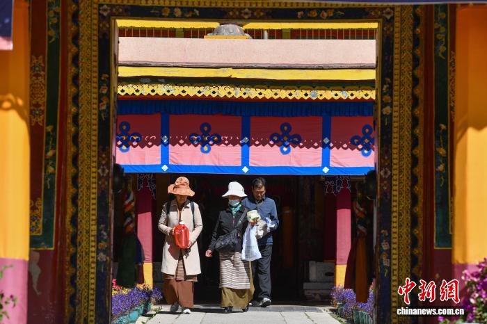 西藏罗布林卡秋色渐浓