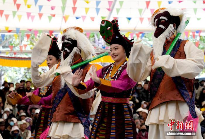 精彩文艺表演亮相西藏拉萨