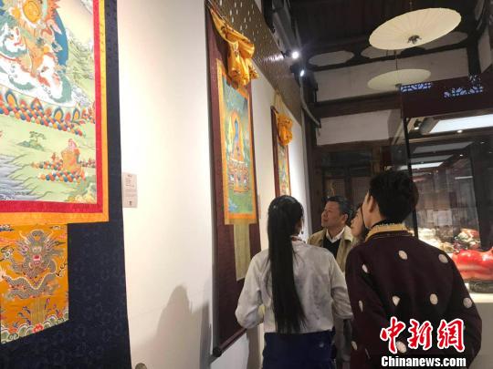 “雪域之光·昌都唐卡艺术展”福州展出