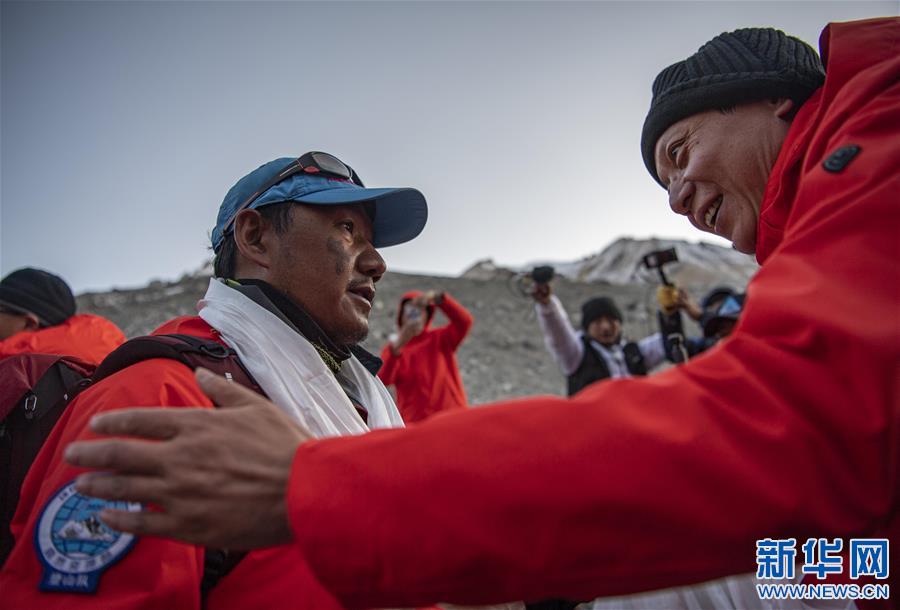 （2020珠峰高程测量）（4）2020珠峰高程测量登山队全体队员安全返回大本营