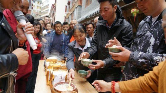 活动现场。图片由康定住建局提供