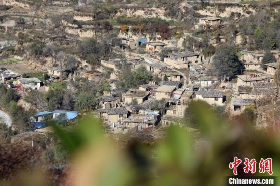 图为当地村民曾经居住的村落。　魏建军 摄