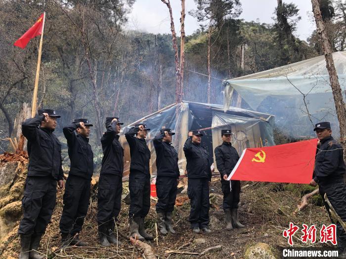 西藏多地移民管理警察开展多样活动献礼党的百年生日