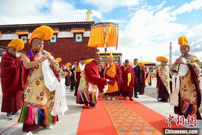 8月27日，班禅来到聂荣县昌都寺参访。<a target='_blank' href='http://www.chinanews.com/'><p  align=