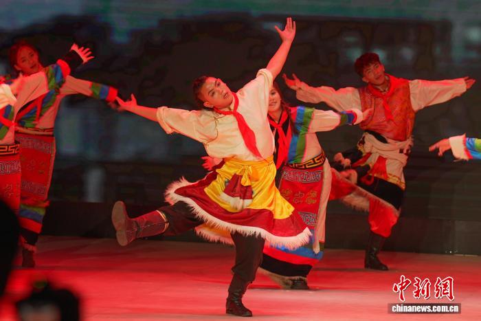 拉萨师范学院师生文艺汇演献礼建党105周年