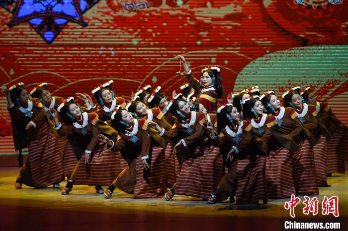 拉萨文化旅游节文艺演出精彩纷呈