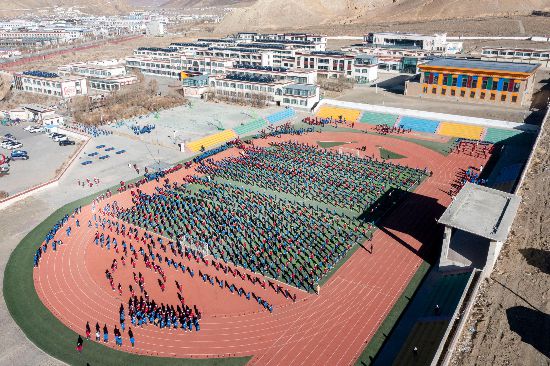 定日县第二初级中学全貌。人民网记者 翁奇羽摄