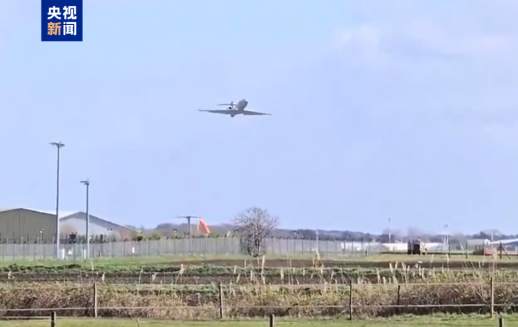 两架美军EA-37B电子战飞机飞抵希腊苏达湾基地