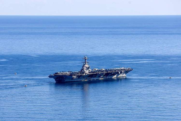 美国“福特”号航母驶离克罗地亚港口
