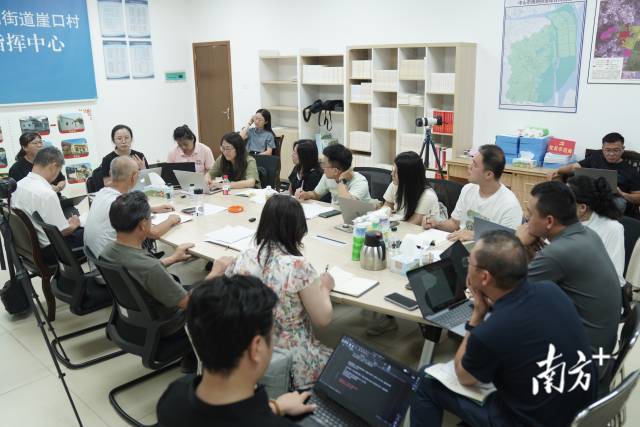 “夜总会“现场。