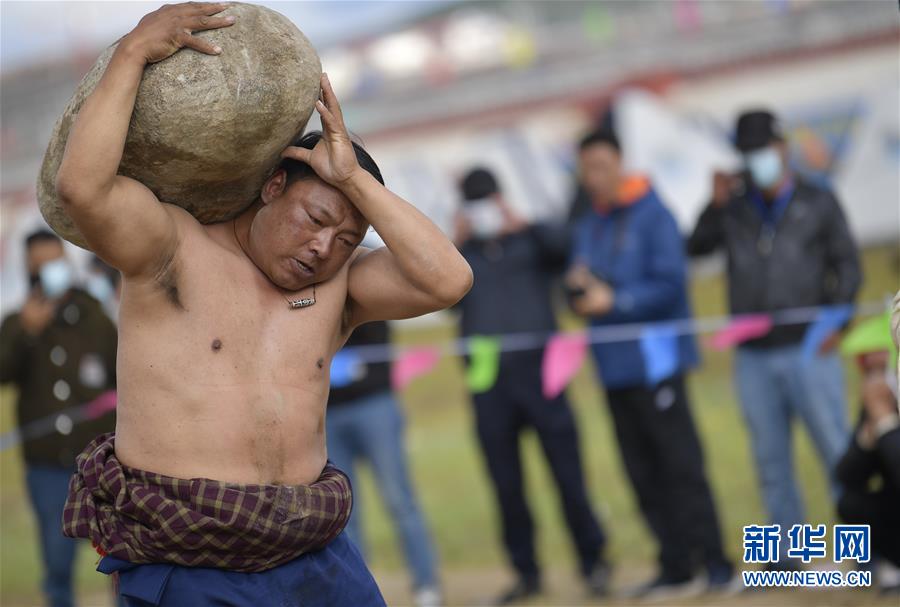 （体育）（5）西藏那曲：赛马艺术节上的比拼