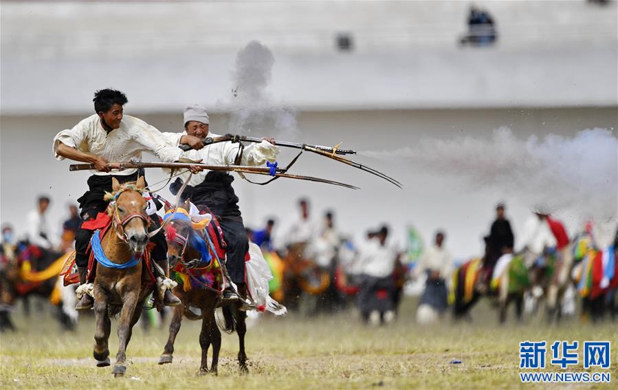 （体育）（2）西藏那曲：马背竞技
