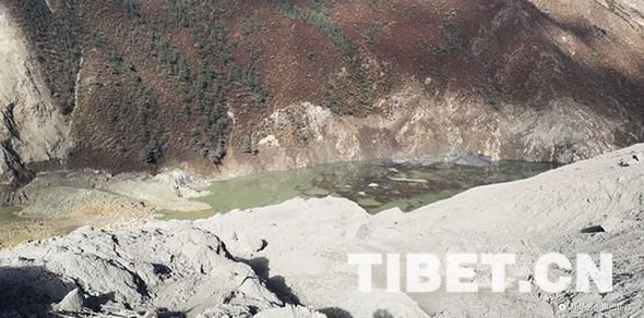 金沙江白格堰塞湖再次形成 甘孜州涉险三县已