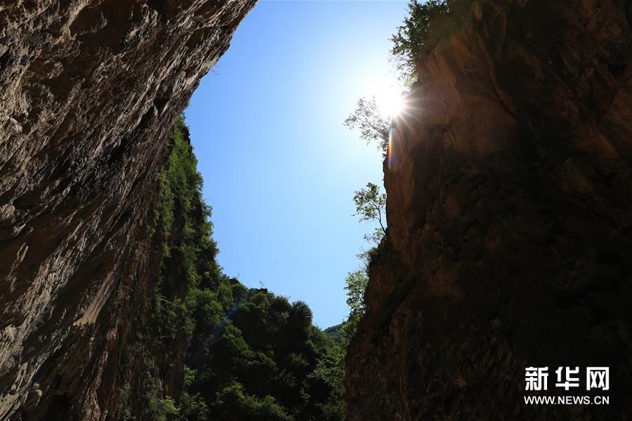 （新华视界）（2）甘肃舟曲：夏日藏乡画中景