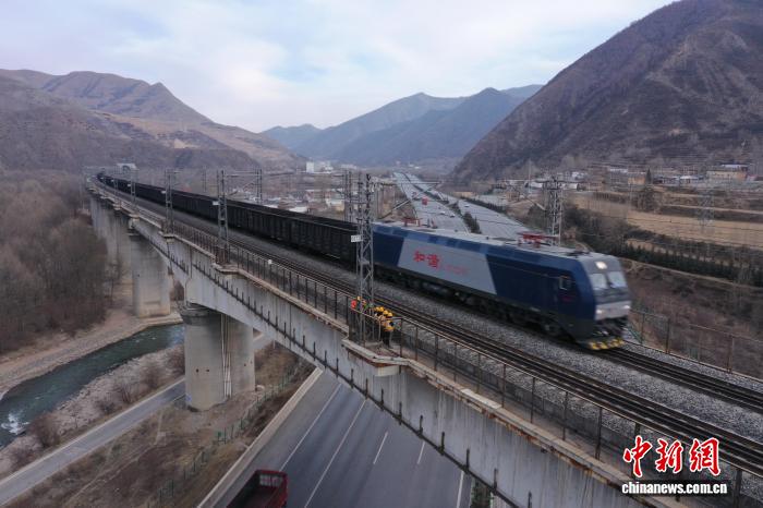 （新春见闻）青藏铁路桥隧“医生”守护平安