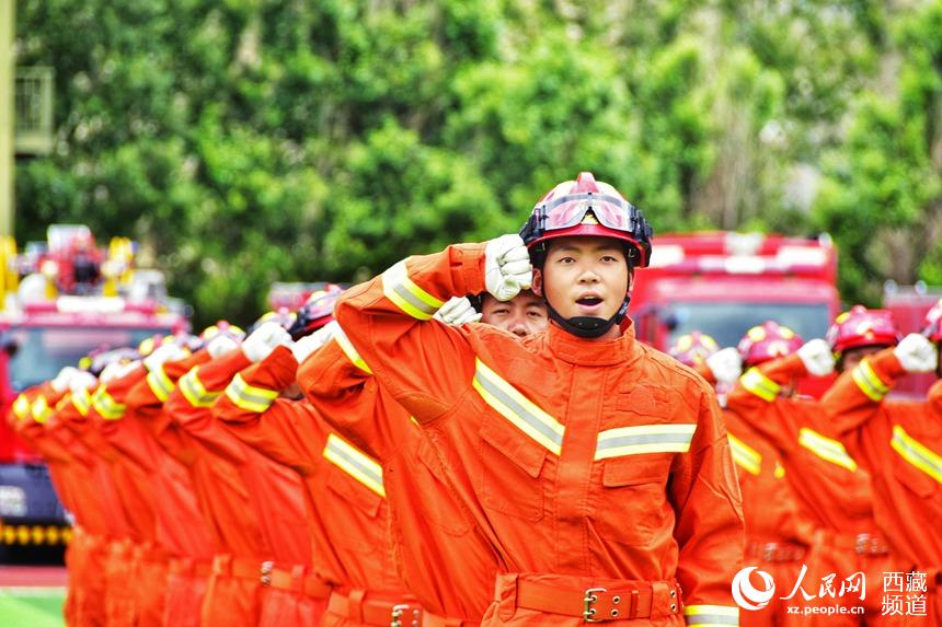 誓师大会现场。人民网 李海霞 摄