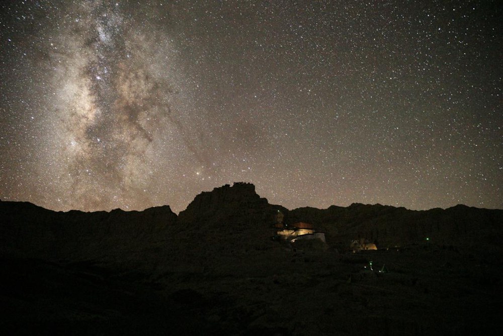 阿里暗夜星空。旦真次旦摄