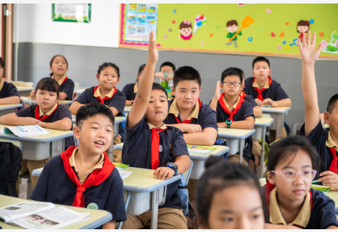 8月31日，湖南省常德市市场监督管理局在常德市武陵区第三小学开展关于食品安全的“开学第一课”。新华社记者 陈思汗 摄