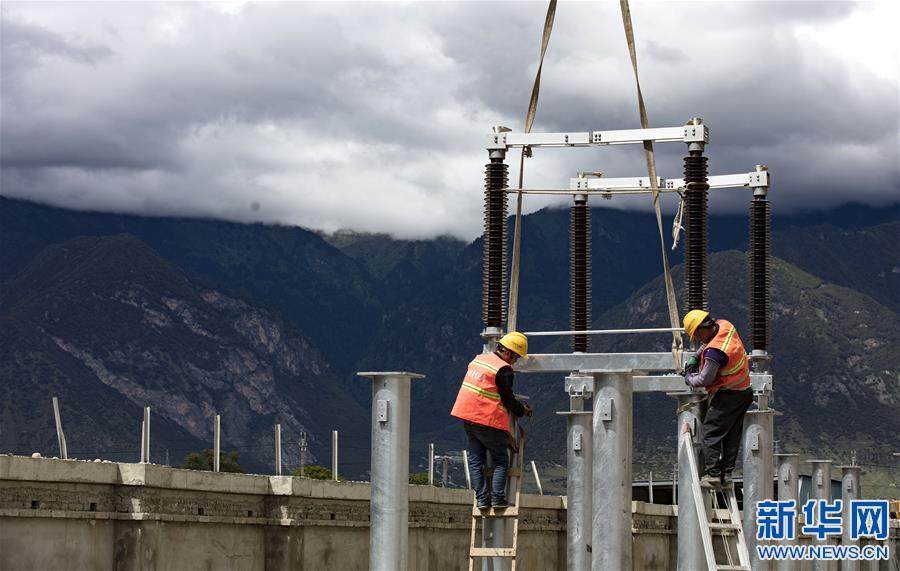 #(经济)(1)拉林铁路全线牵引变压器安装完成
