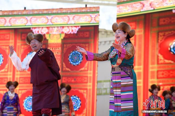 (新春见闻)西藏拉萨:藏乡欢歌贺新年民族团结庆新春